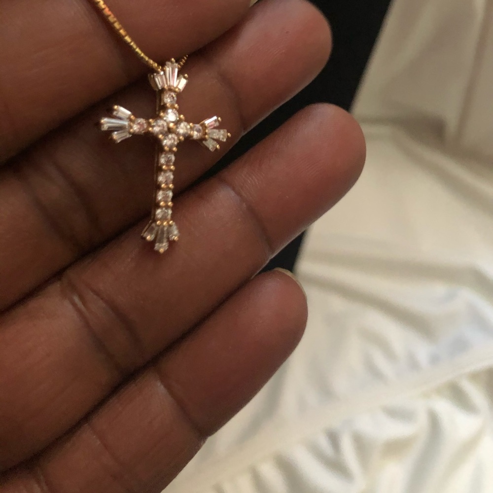 14K Gold 20’ chain with Cross pendant